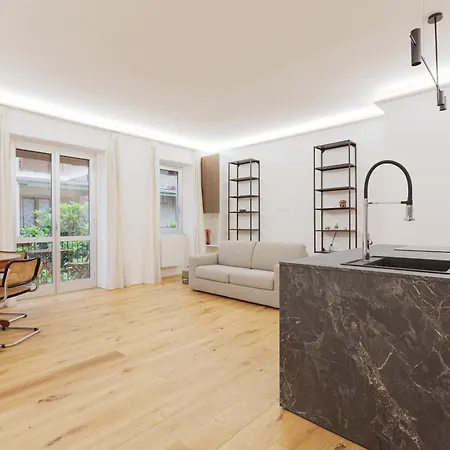 Brand New With Balcony Milán