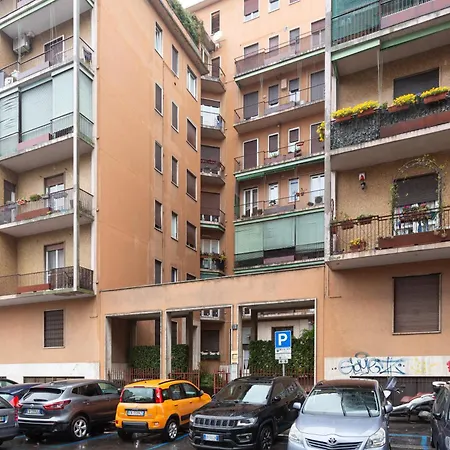 Brand New With Balcony Apartamento Milán